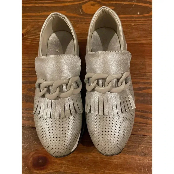 Coconuts by Matisse Women's Bess Silver Metallic Chain Perforated Loafers, 7 - Picture 6 of 12